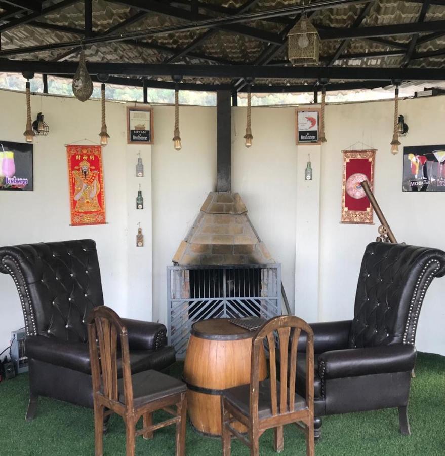Icebergs Mussoorie - A Boutique Stay And 24 Hrs Roof Top Cafe Екстер'єр фото