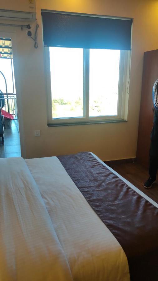 Icebergs Mussoorie - A Boutique Stay And 24 Hrs Roof Top Cafe Екстер'єр фото