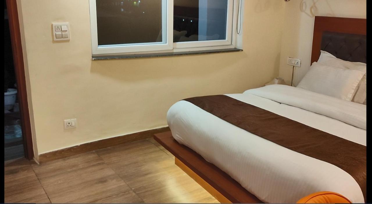 Icebergs Mussoorie - A Boutique Stay And 24 Hrs Roof Top Cafe Екстер'єр фото