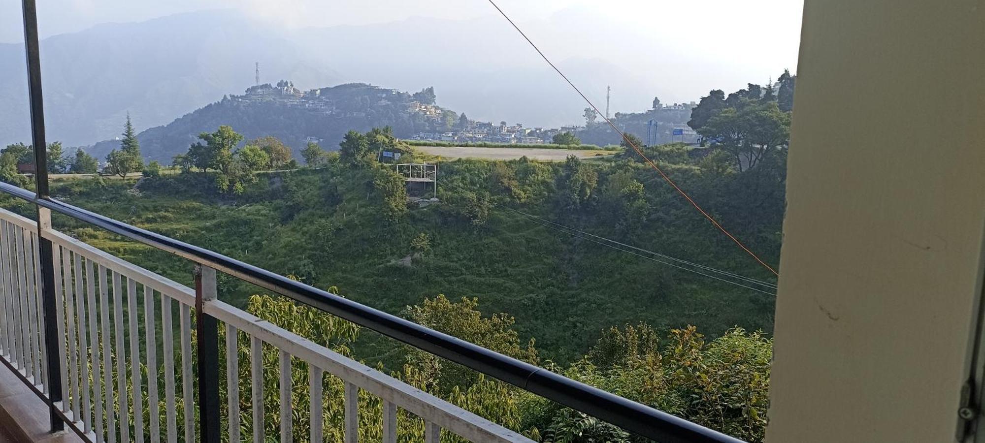 Icebergs Mussoorie - A Boutique Stay And 24 Hrs Roof Top Cafe Екстер'єр фото