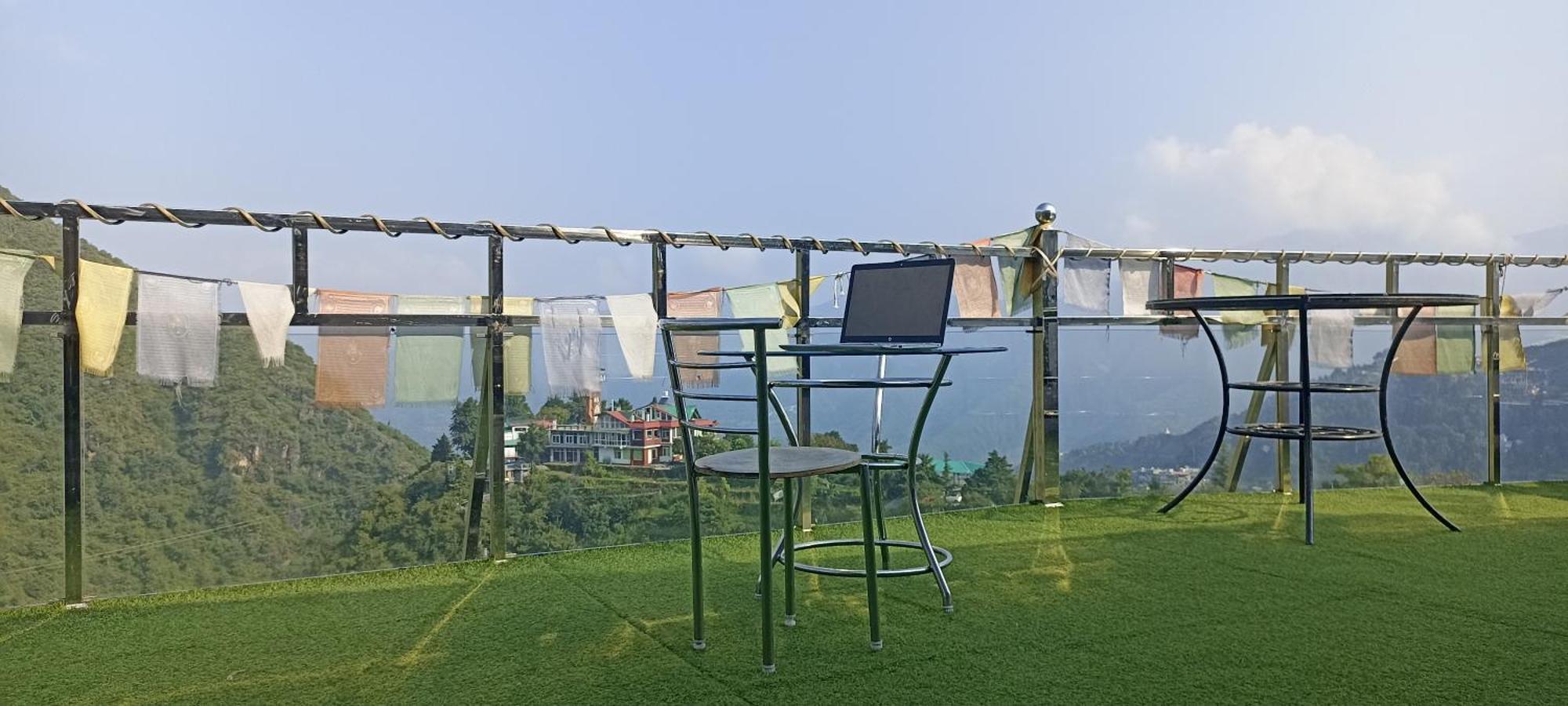 Icebergs Mussoorie - A Boutique Stay And 24 Hrs Roof Top Cafe Екстер'єр фото