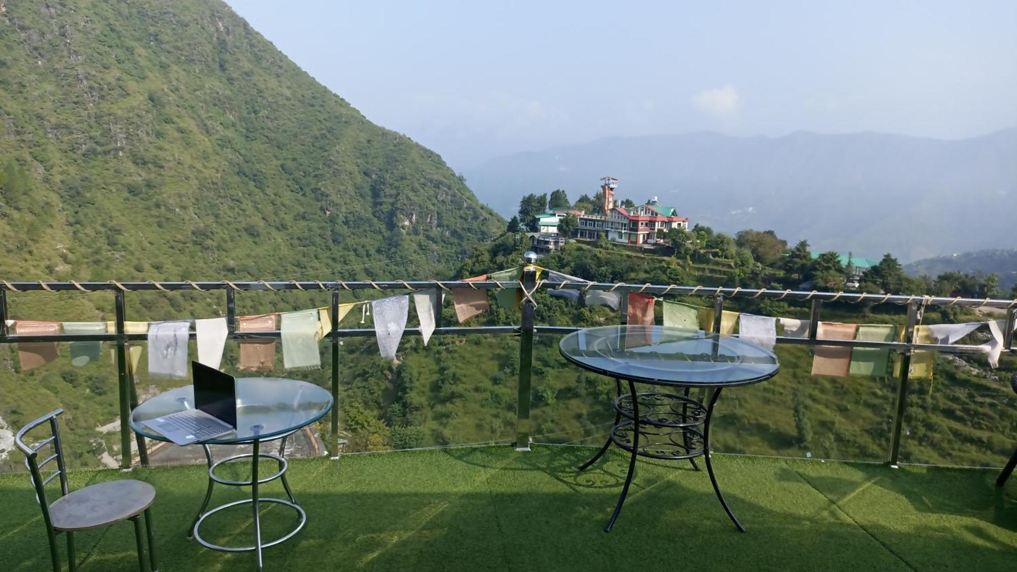 Icebergs Mussoorie - A Boutique Stay And 24 Hrs Roof Top Cafe Екстер'єр фото
