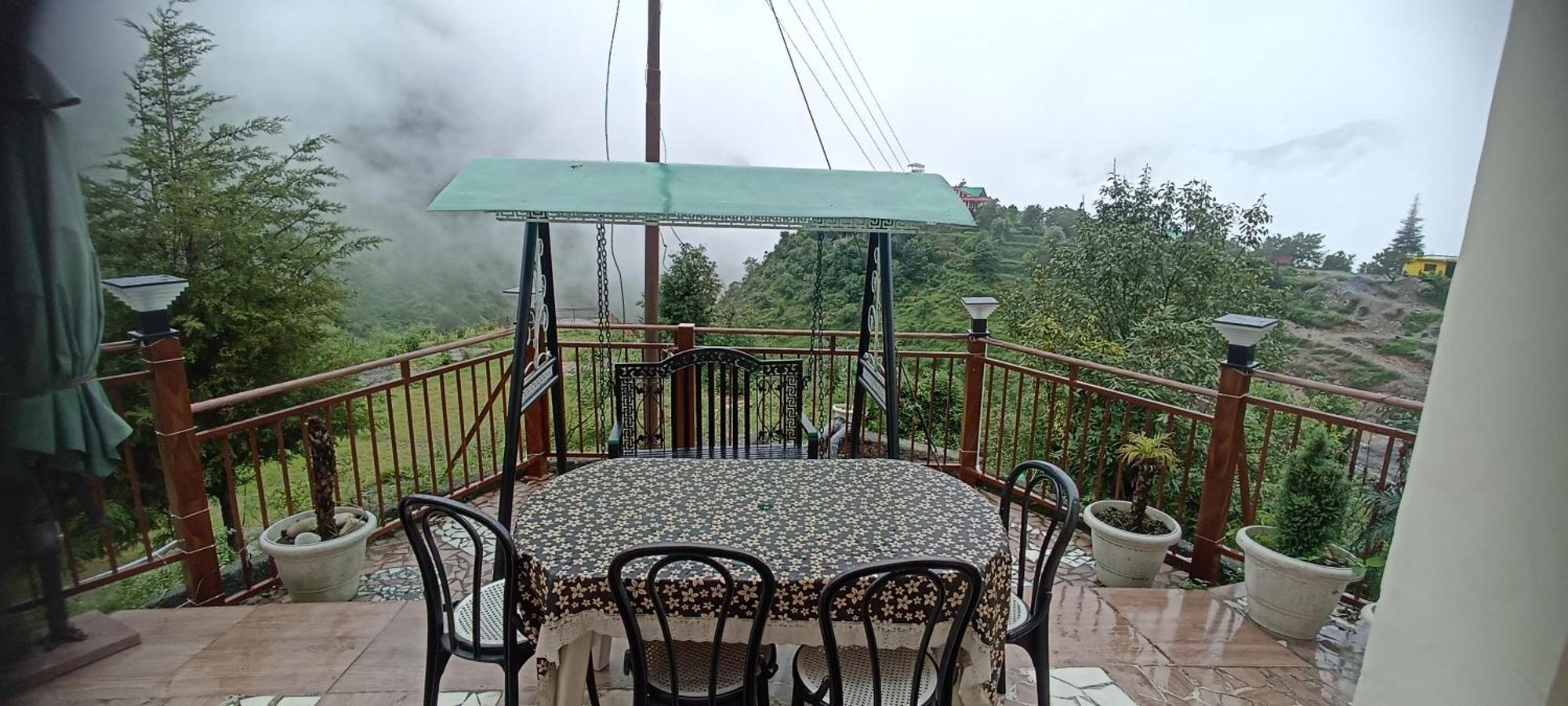 Icebergs Mussoorie - A Boutique Stay And 24 Hrs Roof Top Cafe Екстер'єр фото