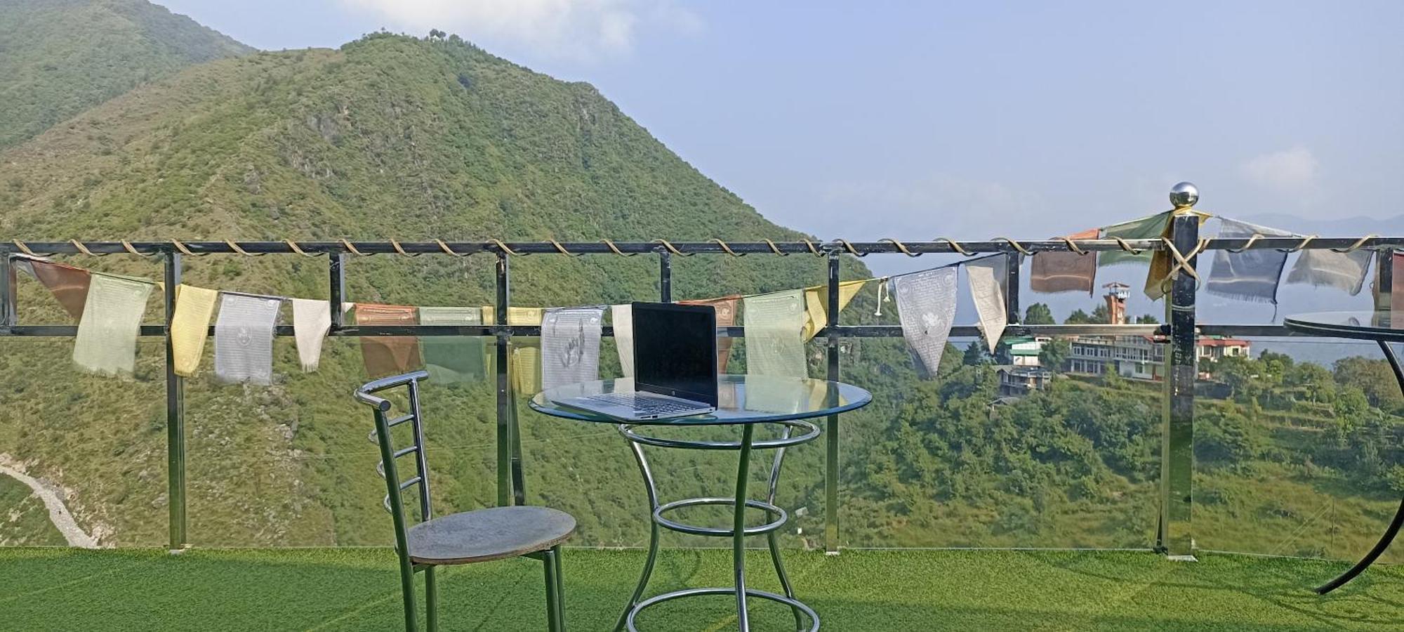 Icebergs Mussoorie - A Boutique Stay And 24 Hrs Roof Top Cafe Екстер'єр фото