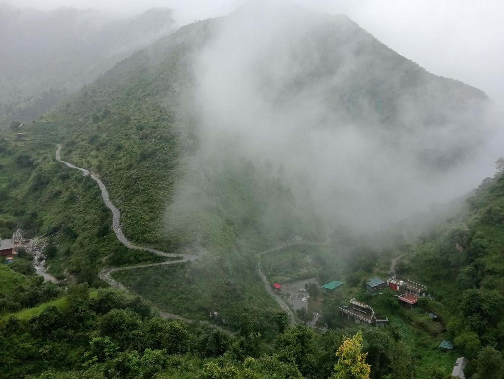 Icebergs Mussoorie - A Boutique Stay And 24 Hrs Roof Top Cafe Екстер'єр фото
